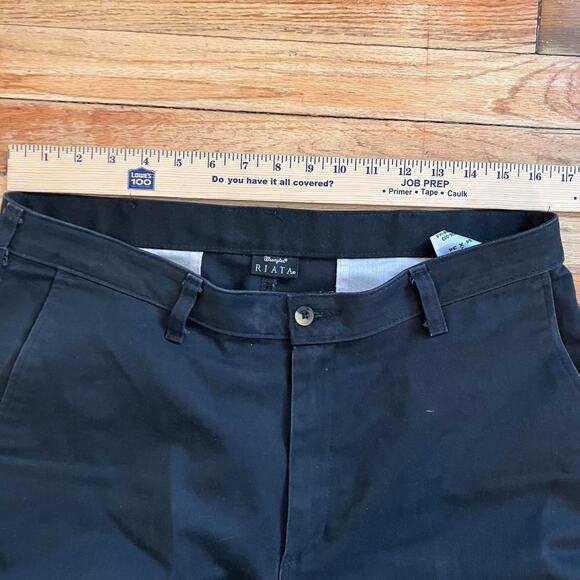 Wrangler Riata Black cotton trousers with a straight leg‎ and tapered fit - Picture 7 of 8